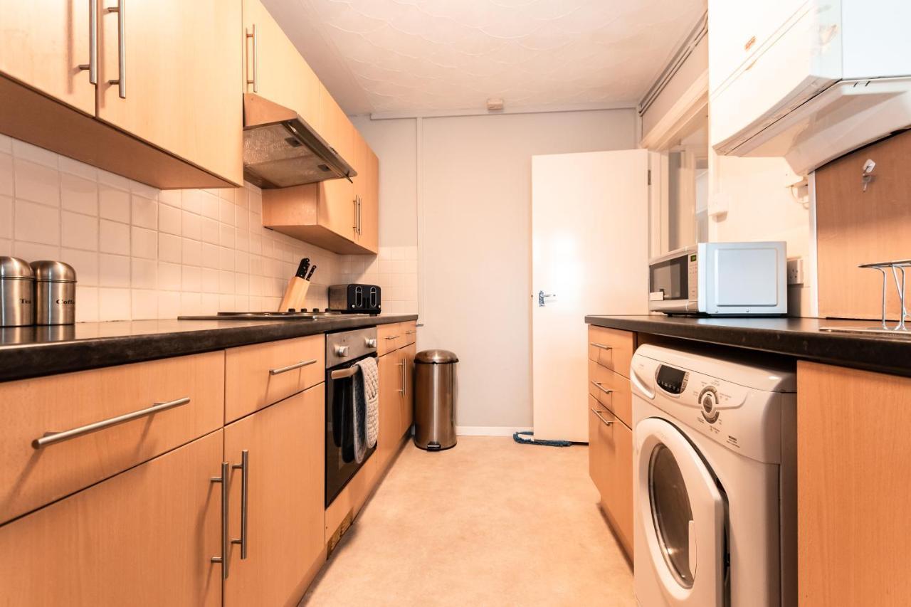 Best Price! Perfect Gunwharf Accommodation - 5 Single Beds Or Kingsize Free Parking Portsmouth Exterior photo