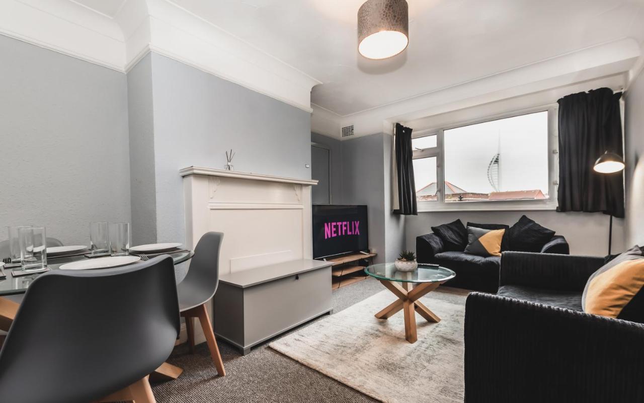 Best Price! Perfect Gunwharf Accommodation - 5 Single Beds Or Kingsize Free Parking Portsmouth Exterior photo