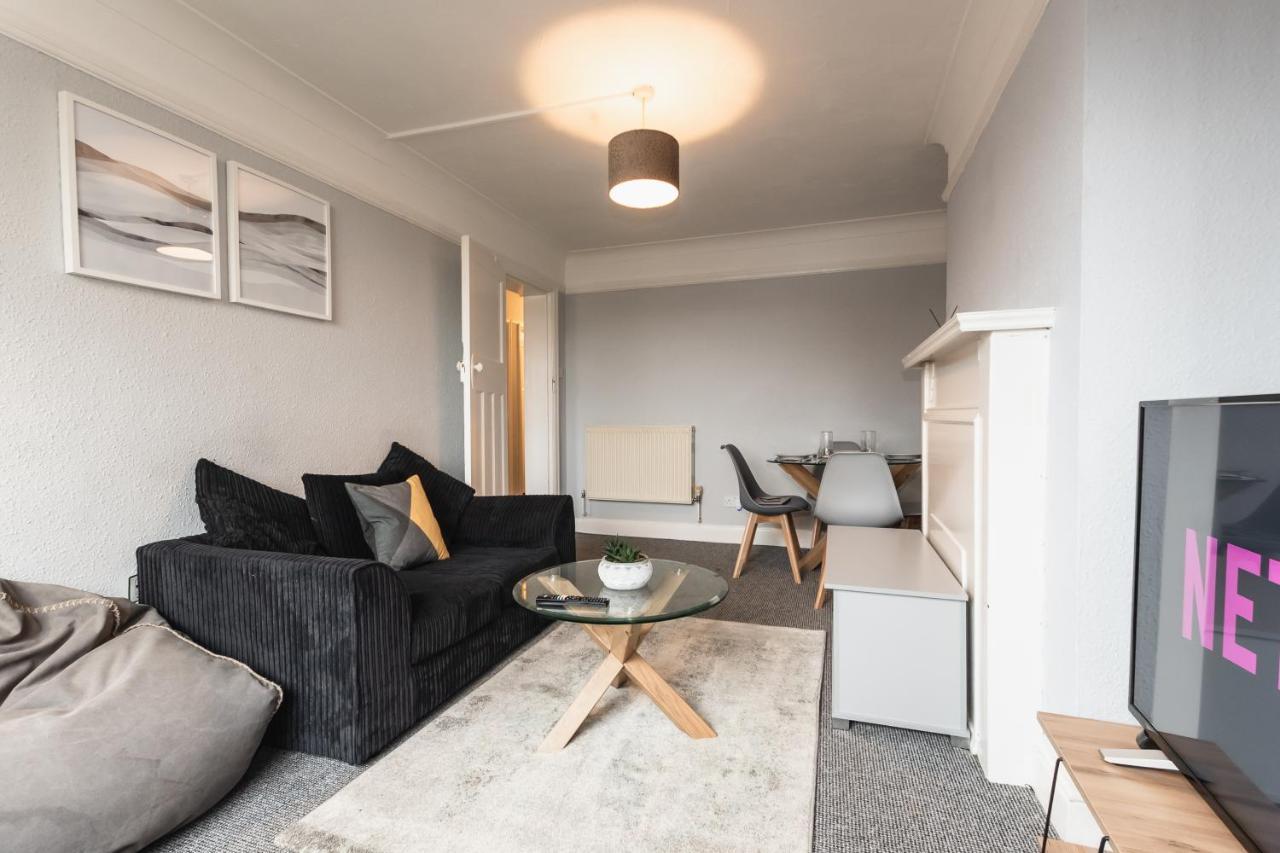 Best Price! Perfect Gunwharf Accommodation - 5 Single Beds Or Kingsize Free Parking Portsmouth Exterior photo