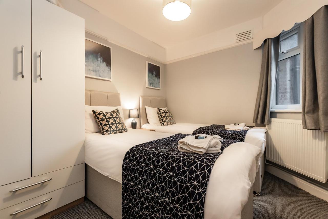 Best Price! Perfect Gunwharf Accommodation - 5 Single Beds Or Kingsize Free Parking Portsmouth Exterior photo