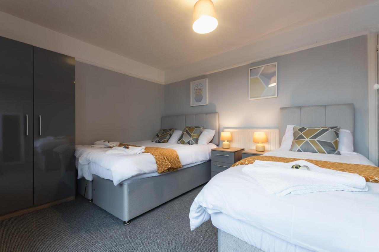 Best Price! Perfect Gunwharf Accommodation - 5 Single Beds Or Kingsize Free Parking Portsmouth Exterior photo