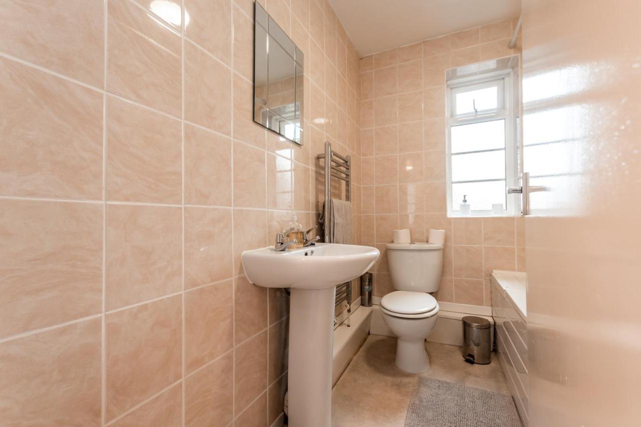 Best Price! Perfect Gunwharf Accommodation - 5 Single Beds Or Kingsize Free Parking Portsmouth Exterior photo