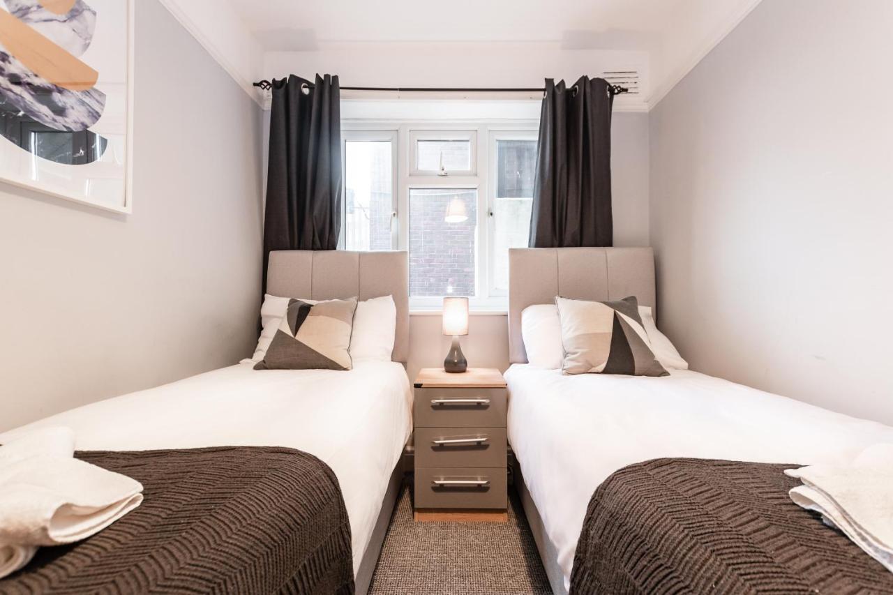 Best Price! Perfect Gunwharf Accommodation - 5 Single Beds Or Kingsize Free Parking Portsmouth Exterior photo
